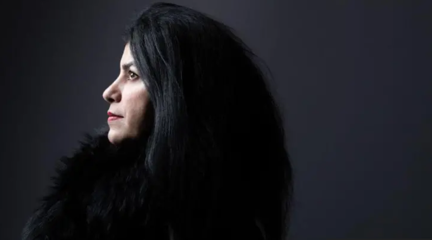 رحيل مارجان ساترابي الفنانة التي كسرت الصور النمطية عن إيران